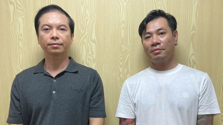 Người đi xe Bentley và bạn bị bắt khẩn cấp vì đánh người giữa trung tâm TP.HCM