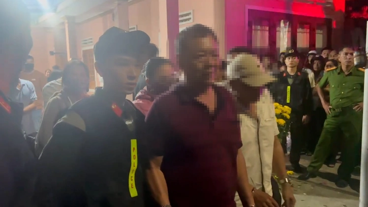 Công an tỉnh Quảng Ngãi đột kích chiếu bạc bắt 26 người, thu giữ hơn 500 triệu đồng