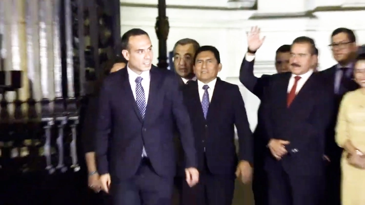 Tổng thống Peru bị phế truất vì bí mật gặp doanh nhân Trung Quốc