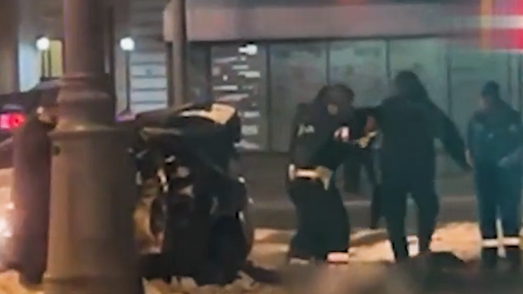 Hiện trường vụ nổ gần ga tàu ở thủ đô Matxcơva, một cảnh sát thiệt mạng