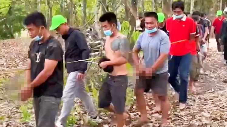 Hàng trăm cảnh sát 'đột kích' bắt vụ đá gà ăn tiền quy mô lớn ở TP.HCM