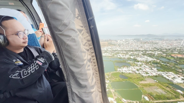 Mở lại tour trực thăng ngắm cảnh đẹp TP.HCM, lịch bay và giá vé ra sao?