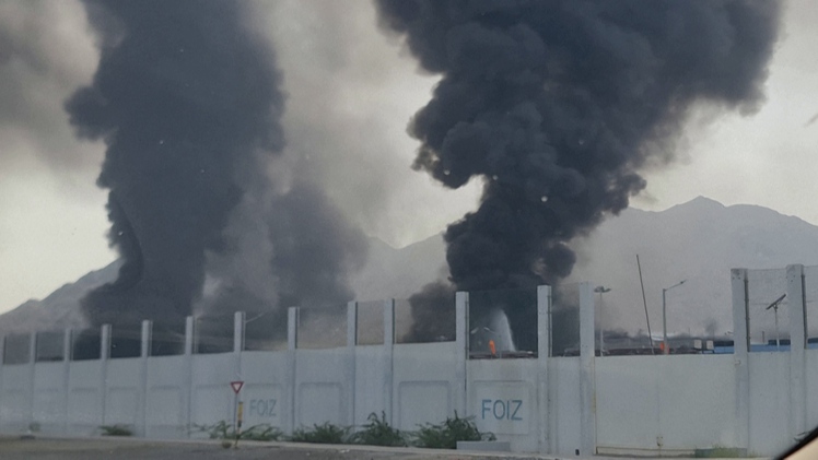 Drone tấn công khu công nghiệp dầu mỏ ở UAE