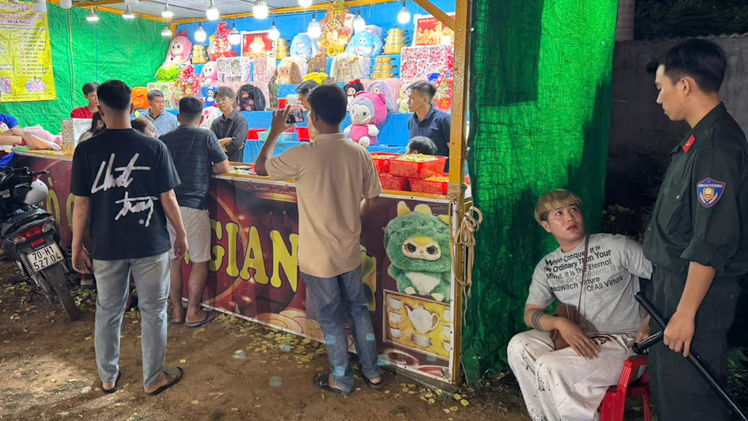 Dàn dựng trò chơi bốc thăm trúng thưởng để lừa đảo tại hội chợ, 20 người bị bắt