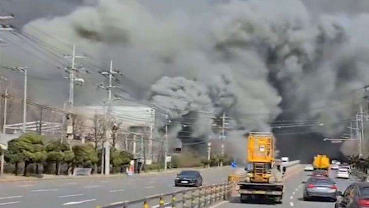 Cháy lớn tại nhà máy ô tô ở Hàn Quốc, hàng chục người bị thương và mất tích