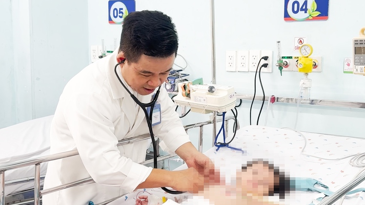 Bệnh tay chân miệng tăng: Bác sĩ chỉ ra những dấu hiệu cần đưa trẻ tới bệnh viện ngay