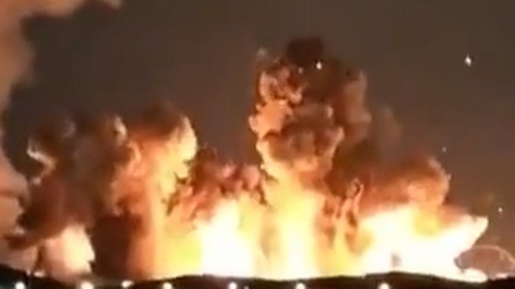 Ông Trump đăng video Mỹ dùng bom xuyên phá tấn công kho đạn lớn của Iran