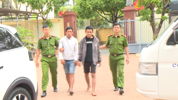 Dùng dao và bình xịt hơi cay chống trả công an khi bị vây bắt ở Đắk Lắk