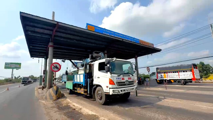 Đồng Nai tháo dỡ trạm thu phí T1 và T2 trên quốc lộ 51