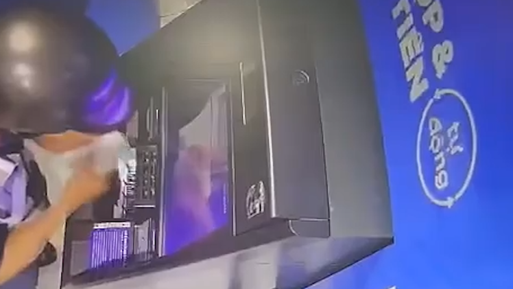 Luật sư nói gì về vụ người đàn ông lấy 128 triệu đồng tại trụ ATM ở Khánh Hòa?