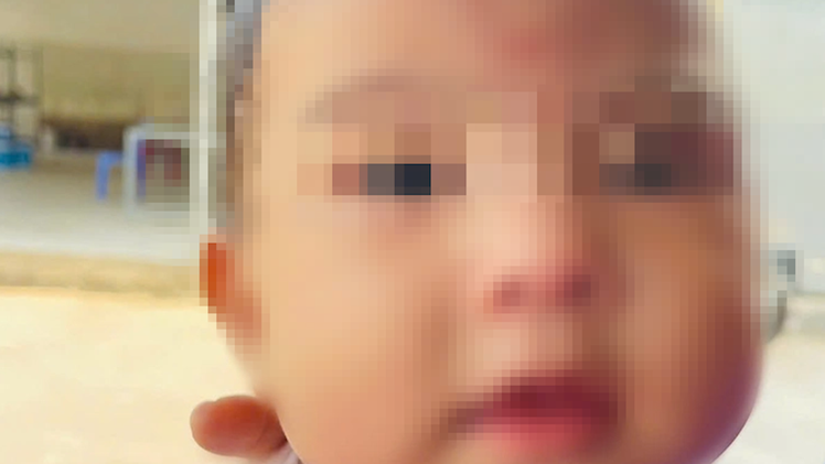 Bé gái 6 tháng tuổi bị bỏ rơi ở phường Chánh Phú Hòa,TP.HCM