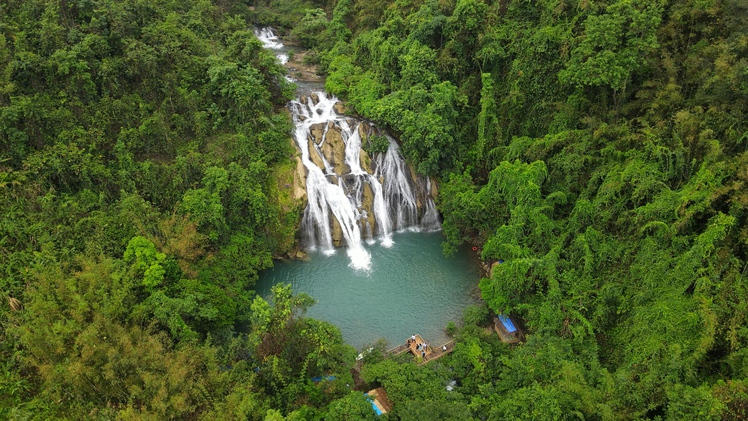 Thác Tà Puồng hoang sơ giữa tây Trường Sơn