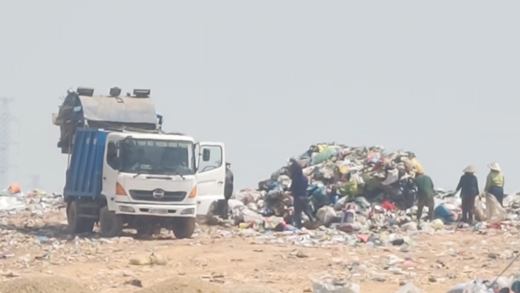 Dân than trời vì bãi rác gây ô nhiễm, Công ty Đô thị và Môi trường Đắk Lắk nói gì?