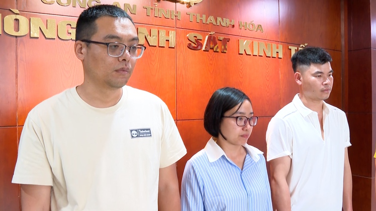 Khởi tố giám đốc chỉ đạo hai nhân viên xả hơn 5,8 triệu kg chất thải  trang trại heo ra môi trường