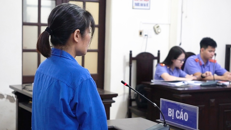 Hành hạ cụ bà 82 tuổi, nữ giúp việc bị tuyên phạt 2 năm tù