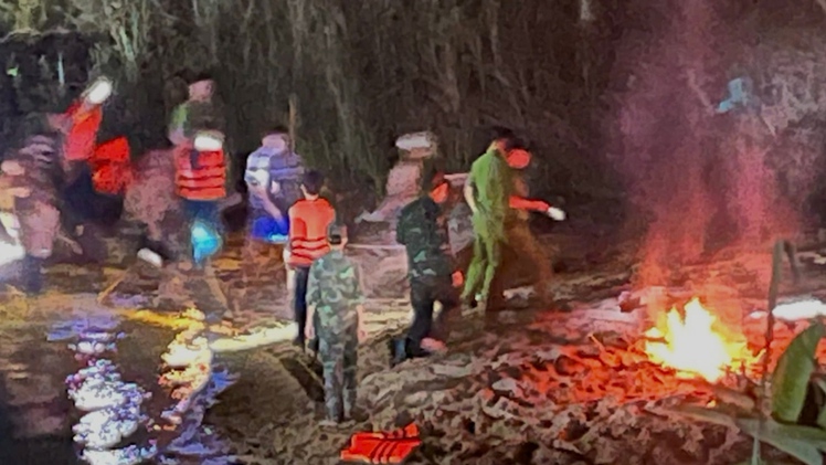 Tìm thấy thi thể 4 học sinh đuối nước khi tắm sông ở Đắk Lắk