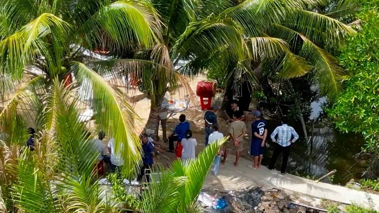 Người đàn ông đổ xăng đốt nhà, 2 người chết, bé trai 4 tuổi nguy kịch
