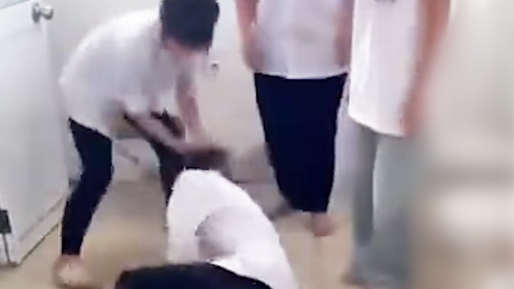 Công an thông tin vụ nhóm nữ sinh đánh hội đồng bạn học trong trường rồi quay clip đăng mạng xã hội
