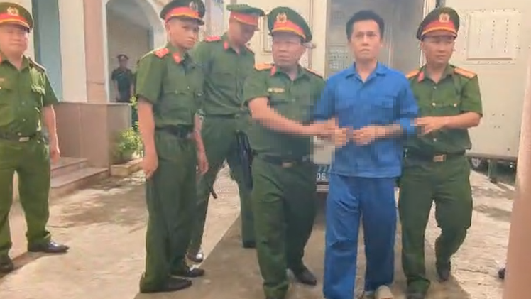 Tài 'đen' cùng đồng bọn hầu tòa vụ cướp 1,9 tỉ ngân hàng ở Gia Lai