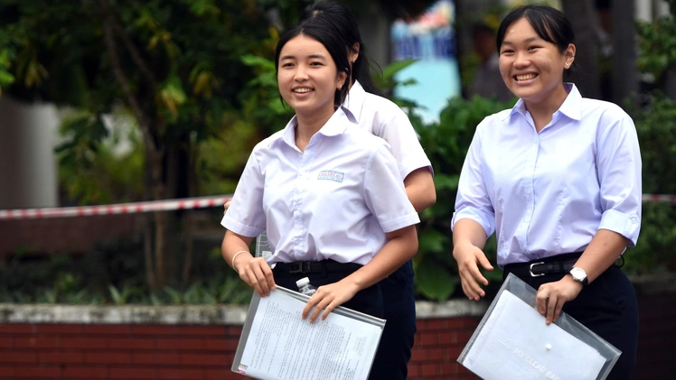 Hơn 151.000 thí sinh TP.HCM thi vào lớp 10, nhiều em nhận xét đề văn vừa sức