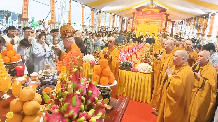 Video lễ cầu siêu các anh hùng liệt sĩ và đồng bào yêu nước tại công viên Lê Thị Riêng