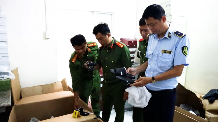Cần Thơ phát hiện hai cơ sở sản xuất, bán hàng giả nhãn hiệu quy mô lớn