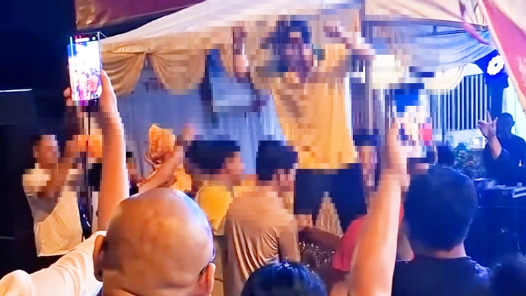Phường Sóc Trăng thông tin vụ khiêng quan tài có người sống bên trong diễu hành trên đường