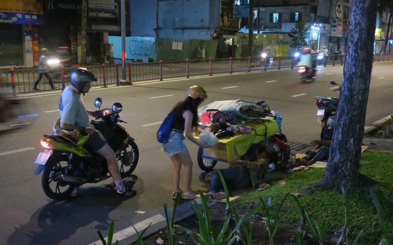 Tối thứ năm yêu thương trên đường phố Sài Gòn