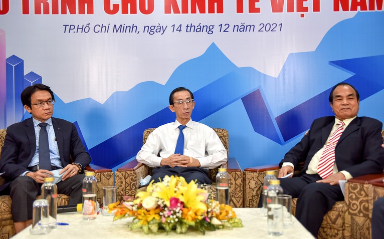 Talkshow ‘Phác đồ hồi phục’: Cần gói hỗ trợ mới, đủ liều lượng cho doanh nghiệp