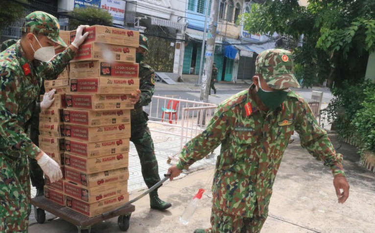 'Bộ đội đã đến lúc người dân khó, người dân khổ...'
