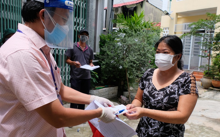 Chính thức thông qua gói hỗ trợ đợt 3, HĐND TP.HCM yêu cầu thực hiện ngay
