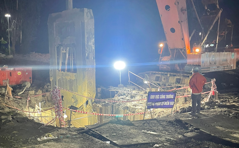 Vụ bé trai rơi vào ống bê tông: Lữ đoàn công binh 25 sẵn sàng rút hai ống bê tông còn lại
