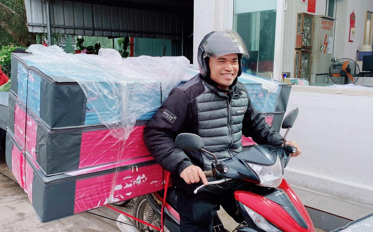 Công ty nhà người ta: Quà khủng buộc chặt trên xe, 'ting ting' thưởng Tết tháng 13, 14