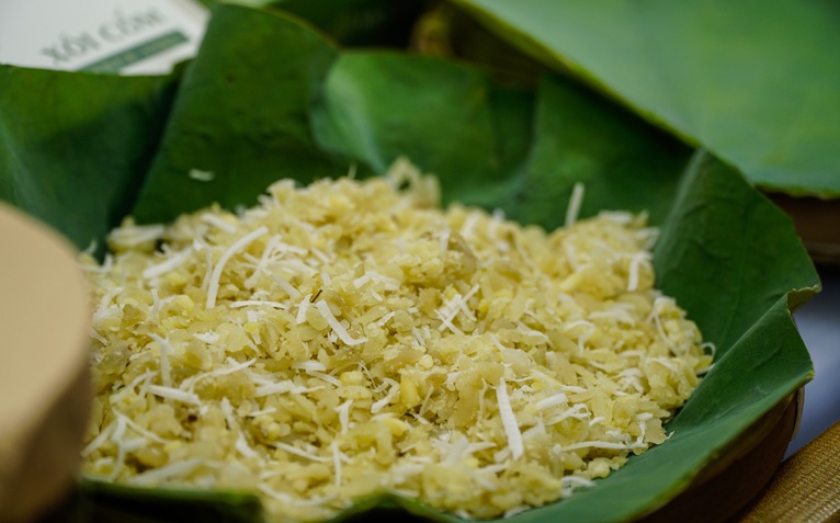 Khách Ấn mê bánh cốm Làng Vòng