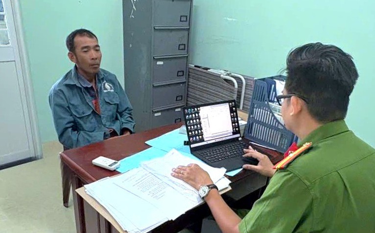 Hát karaoke quá giờ, người đàn ông bị hàng xóm chém bị thương