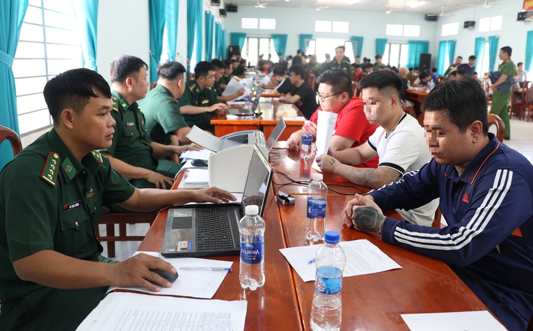 Tiếp nhận thêm 110 người Việt nghi lừa đảo trên mạng bị Campuchia tạm giữ