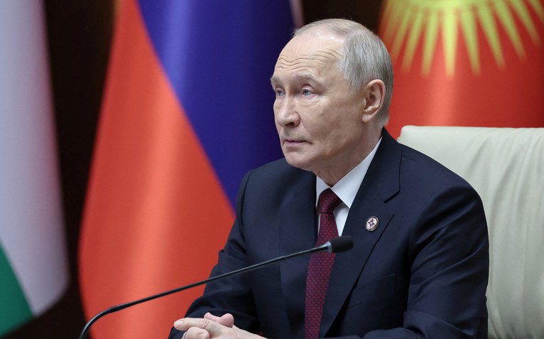 Ông Putin bênh đặc phái viên của Mỹ trước cáo buộc thiên vị Nga