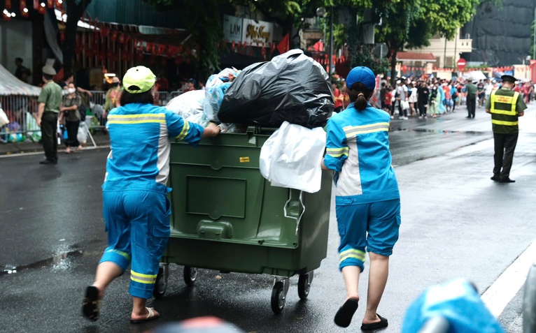 Vui chơi đừng quên nhiệm vụ