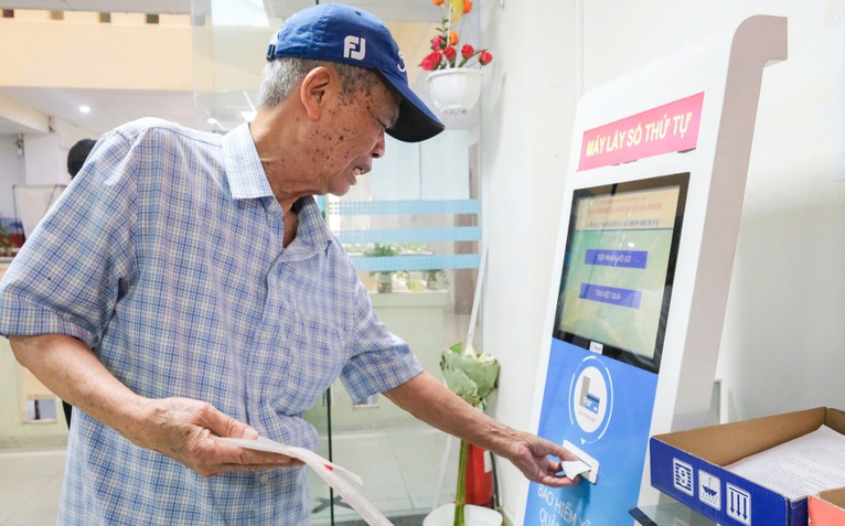 Người dân TP.HCM được nhận lương hưu, trợ cấp Bảo hiểm xã hội tháng 1-2026 khi nào?