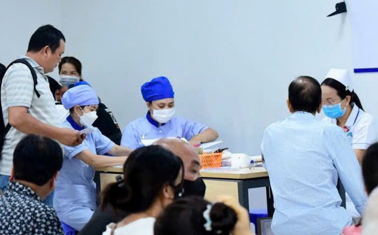 Bệnh nhân tìm kiếm về nivolumab 'điều trị 15 loại ung thư', bác sĩ khuyến cáo gì?