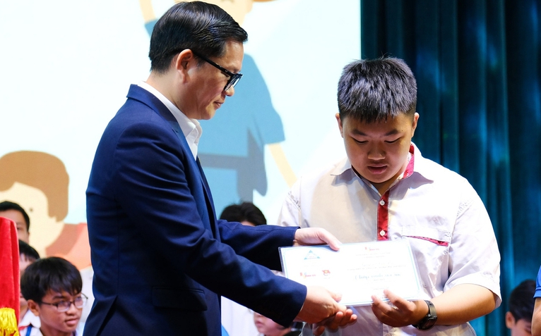 Chắp cánh ước mơ cho những khát khao học tập vượt lên trong gian khó