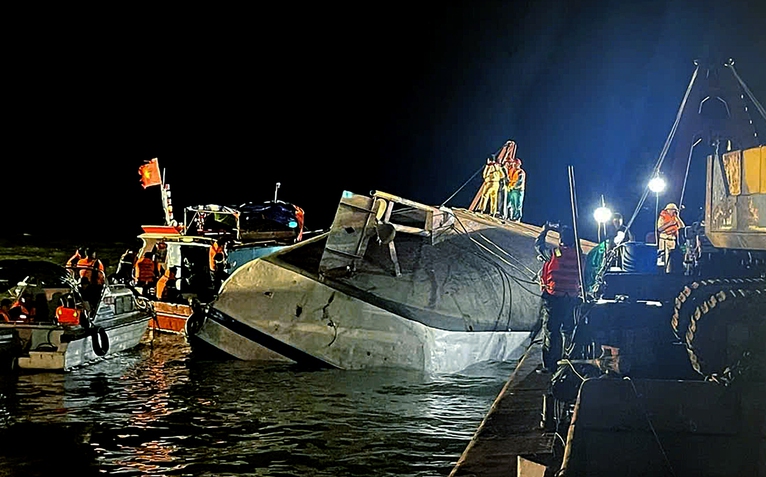 Vụ lật tàu ở vịnh Hạ Long: Bước đầu dự kiến chi trả bảo hiểm trên 14 tỉ đồng