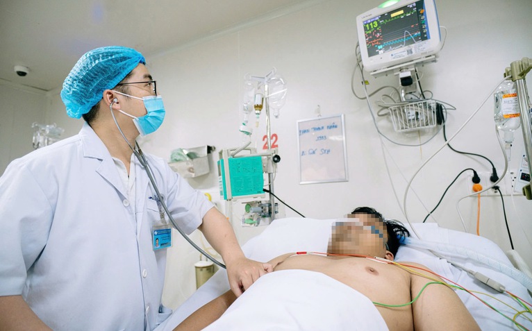 Sốt xuất huyết tăng 'nóng', giá vắc xin 'trên trời'