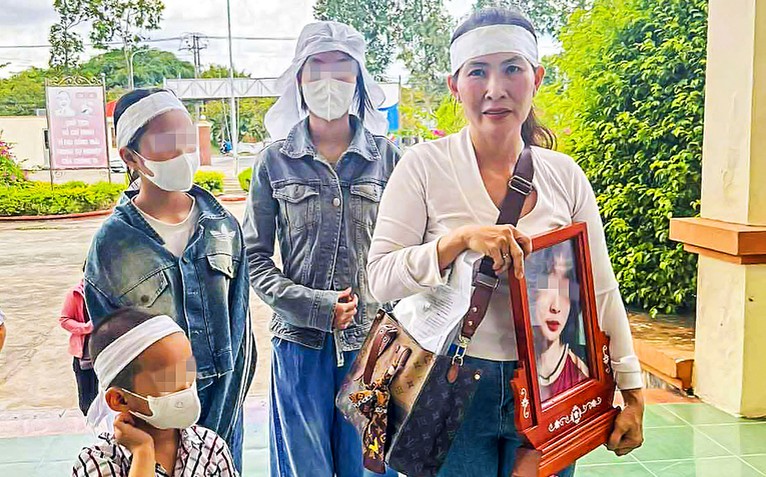Khởi tố tài xế tông nữ sinh Vĩnh Long tử vong