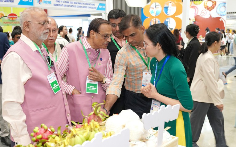 Hơn 300 nhà mua hàng 'đổ bộ' Việt Nam: Bộ Công Thương nói gì về cơ hội?