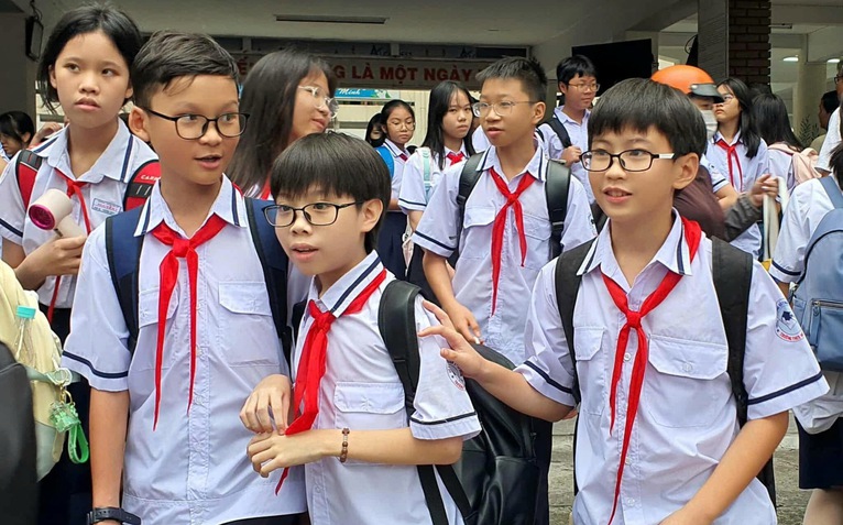 Công bố thời gian vào học, tan học ở TP.HCM: Phụ huynh thở phào