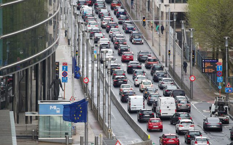 Brussels siết chặt kiểm soát, phạt nặng xe không đạt chuẩn môi trường