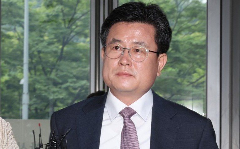 Trợ lý cựu tổng thống Hàn Quốc bị truy tố vì lén đem điện thoại vào nơi ông Yoon Suk Yeol bị giam