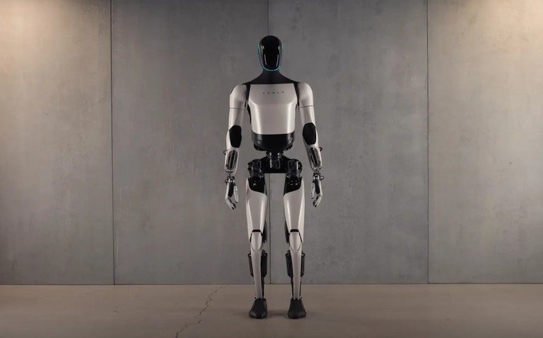 Tesla khoe robot AI giống người đến 'khó phân biệt', tính sản xuất 1 triệu con mỗi năm
