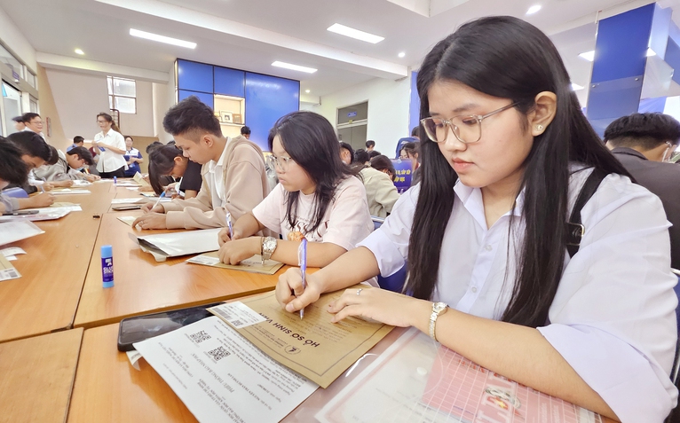 Nâng chuẩn đại học để thoát tư duy 'chỉ dạy, ít nghiên cứu'